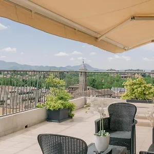 Apartment M14 Skyview Center 